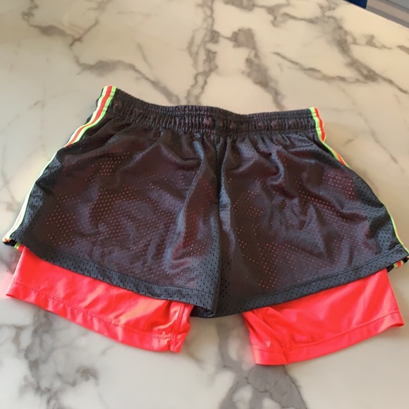 Layer8 running shorts - Picture 3 of 5